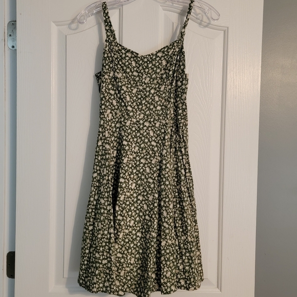 Old Navy Dresses & Skirts - Old Navy Olive Green Flower Cami Dress